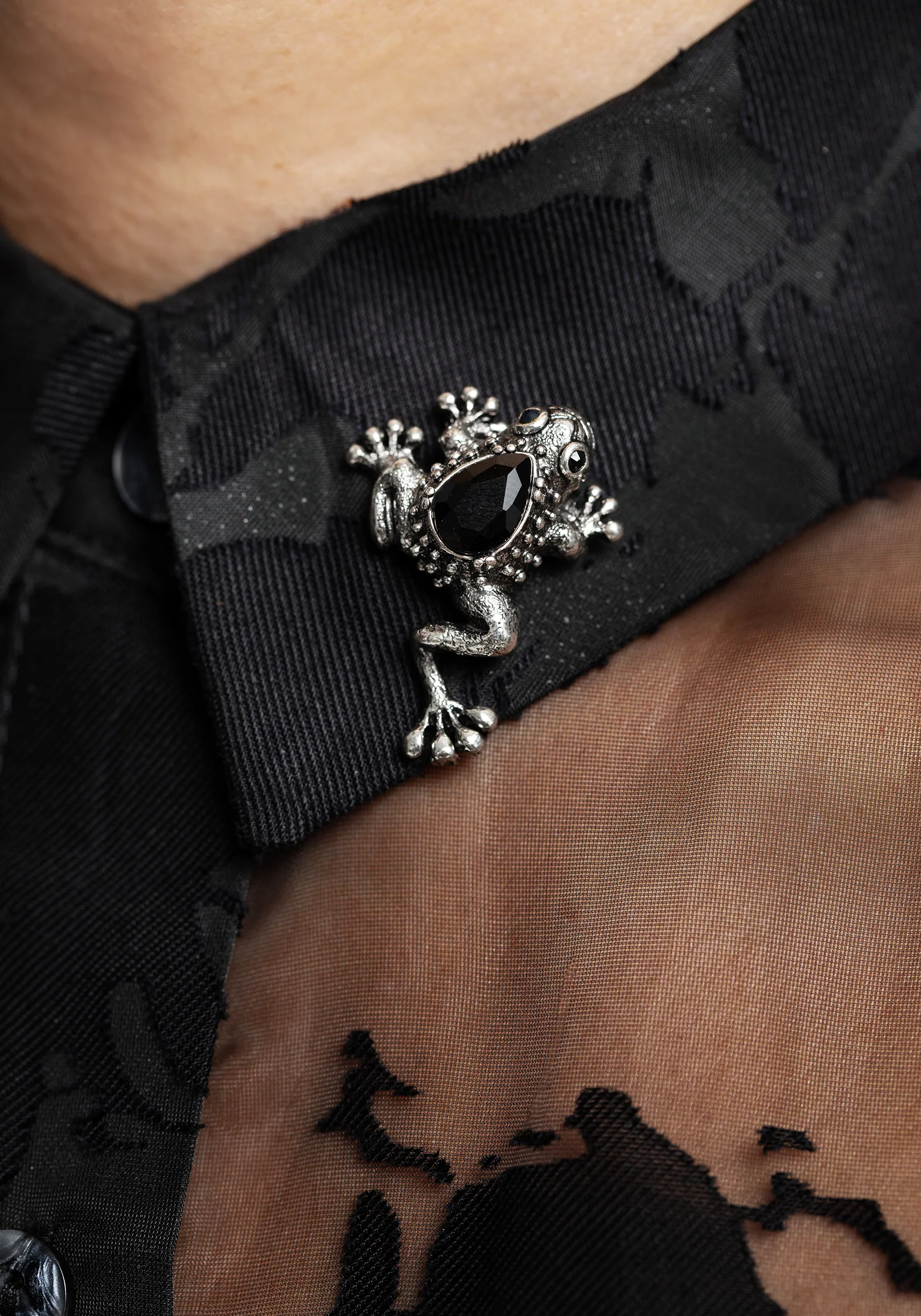 Bheki Frog Brooch Pin - Image 5