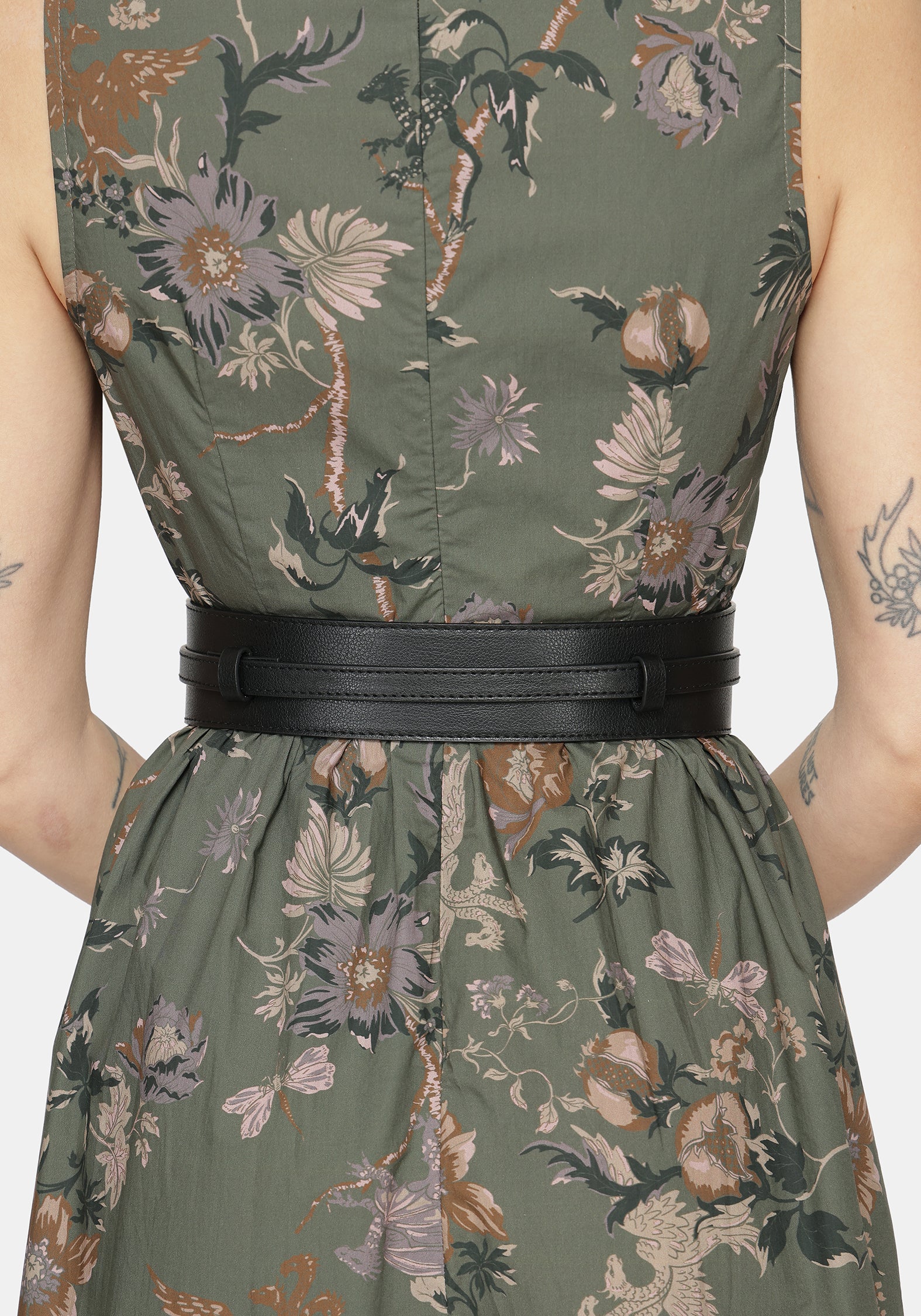 Cathedral Buckle Waist Belt - Gold - Image 4
