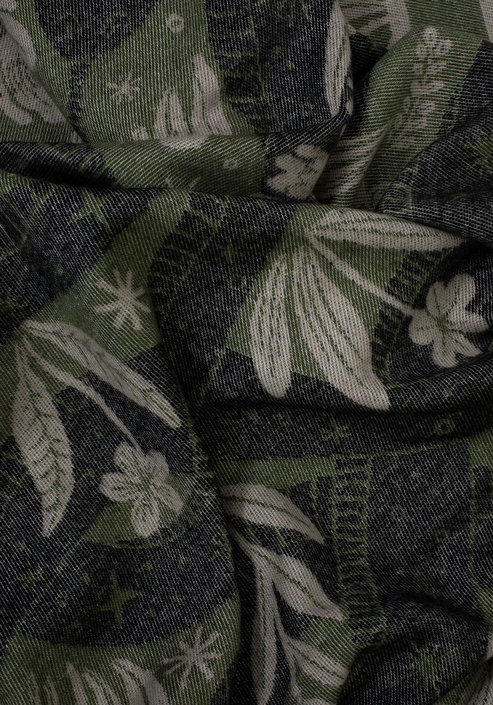 Deception Floral Snake Woven Blanket - Green - Image 3