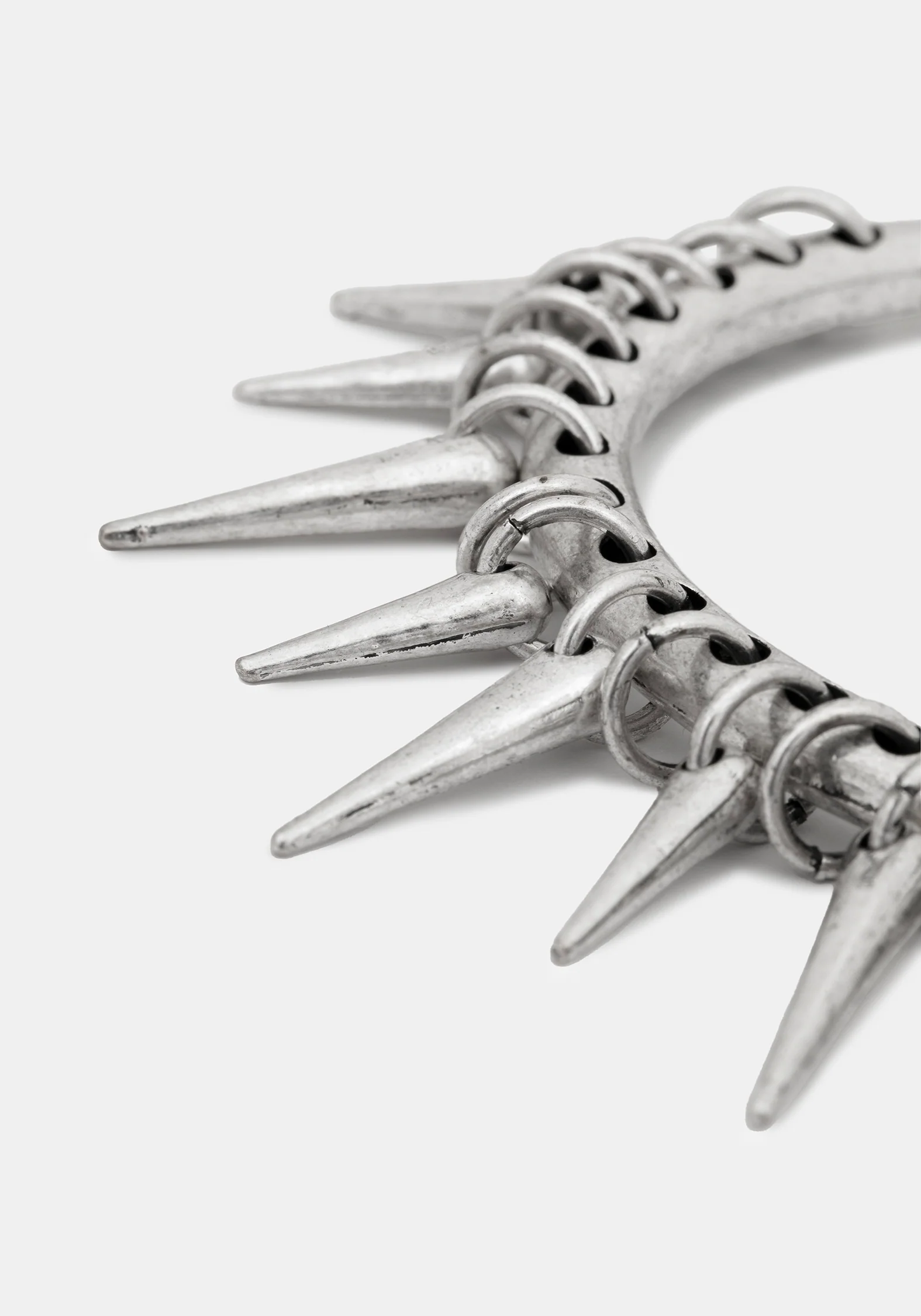 Gloryx Spike Pierced Cuff - Image 4