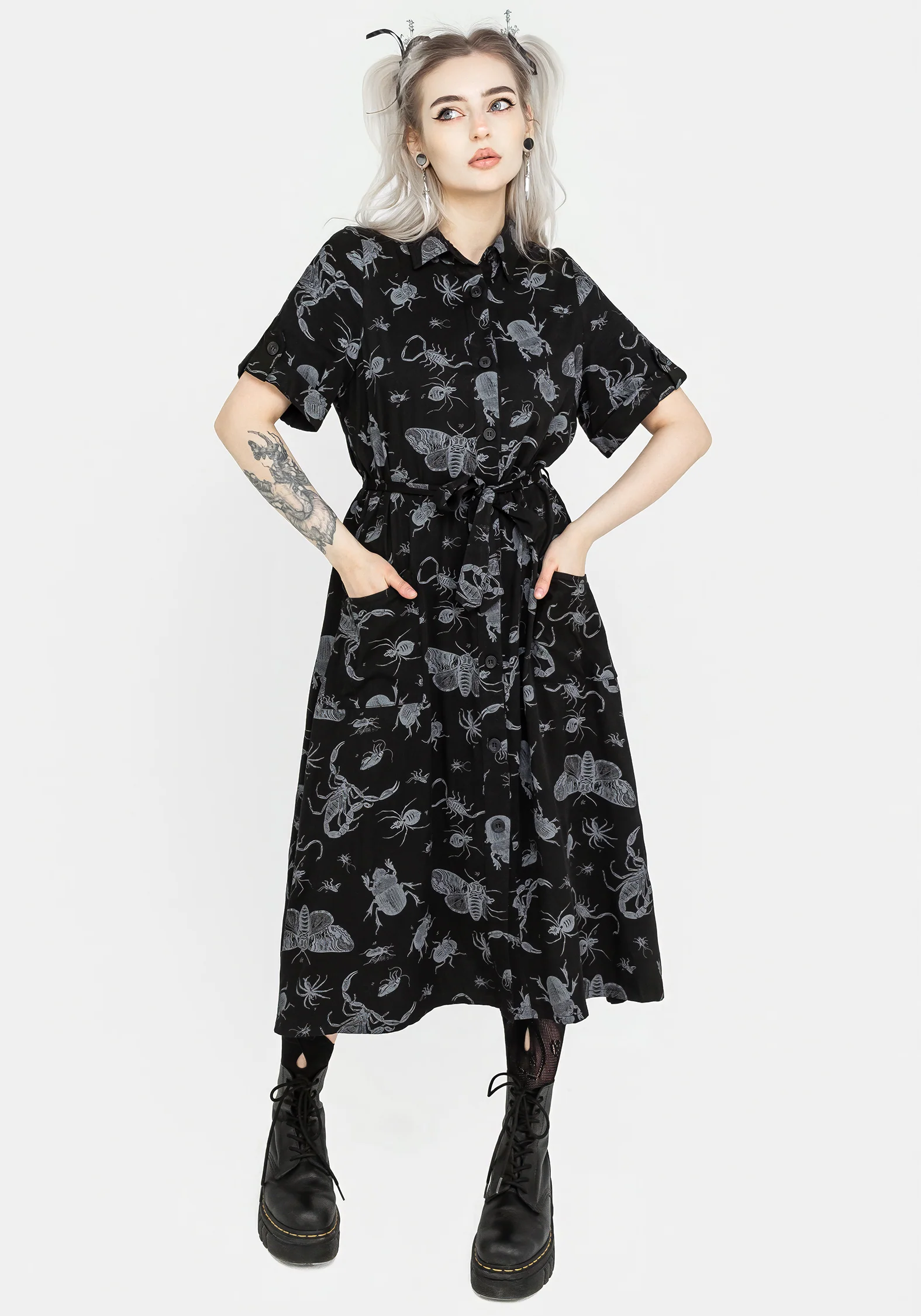 Parasite Bugs Short Sleeve Midi Shirt Dress - Black - Image 6