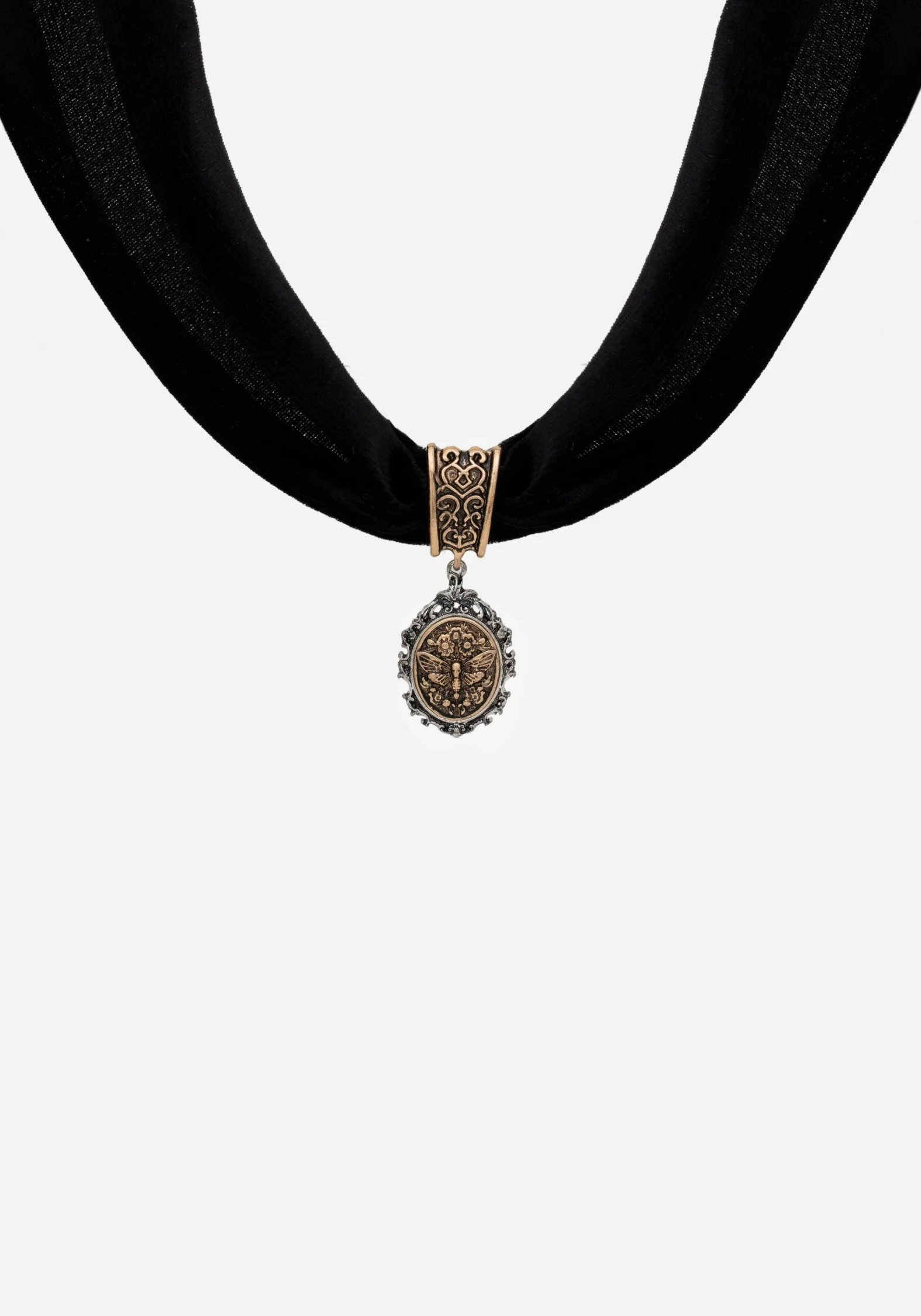 Rosamoth Cameo Velvet Choker - Image 4