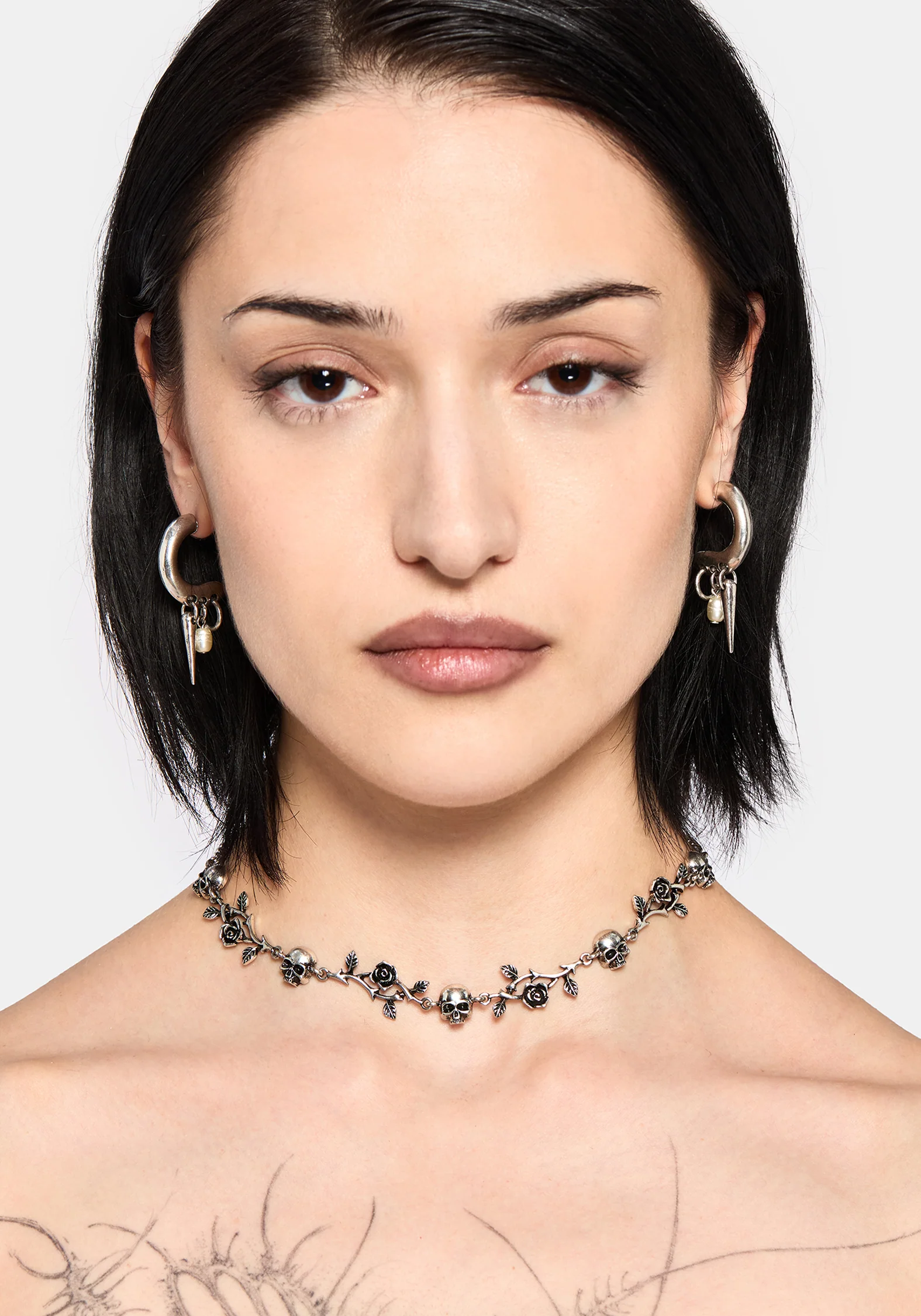 Sezora Rose Skull Choker