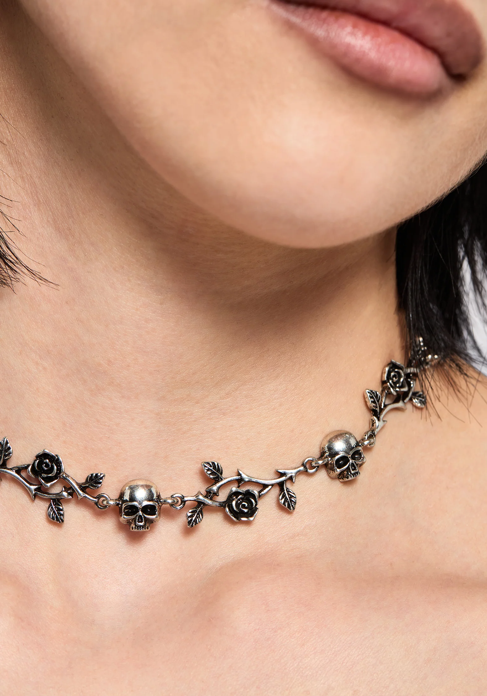 Sezora Rose Skull Choker - Image 6