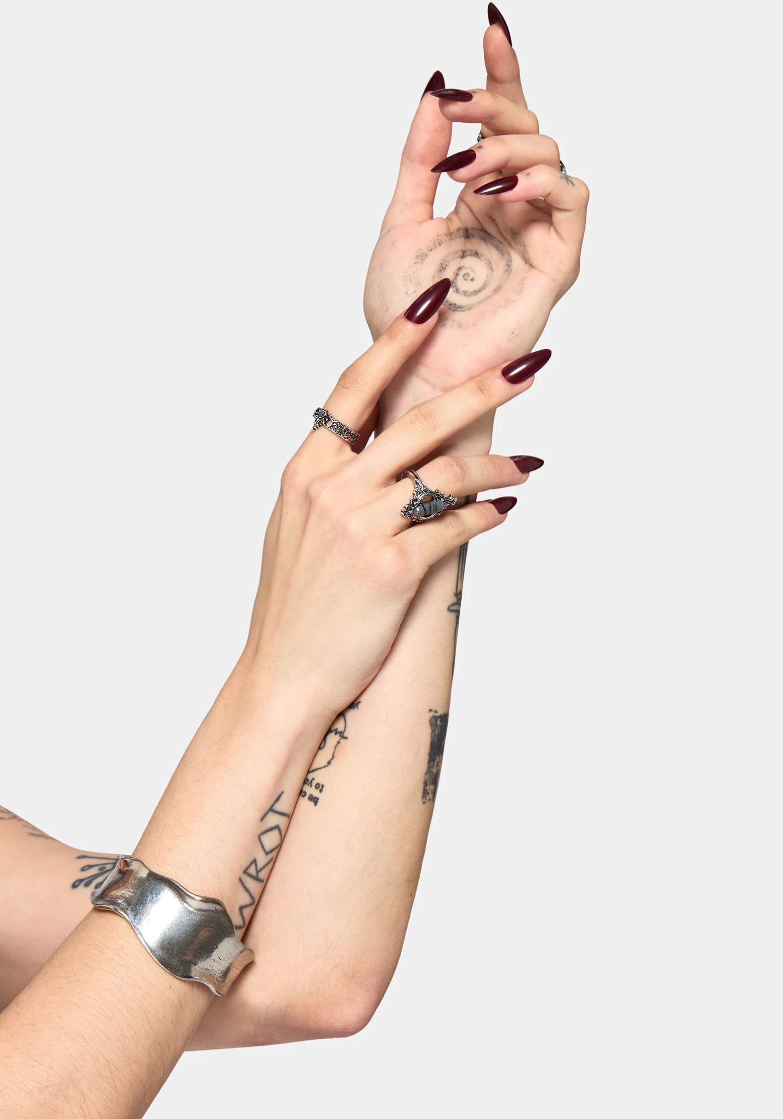 Shenyl Chunky Cuff - Image 7