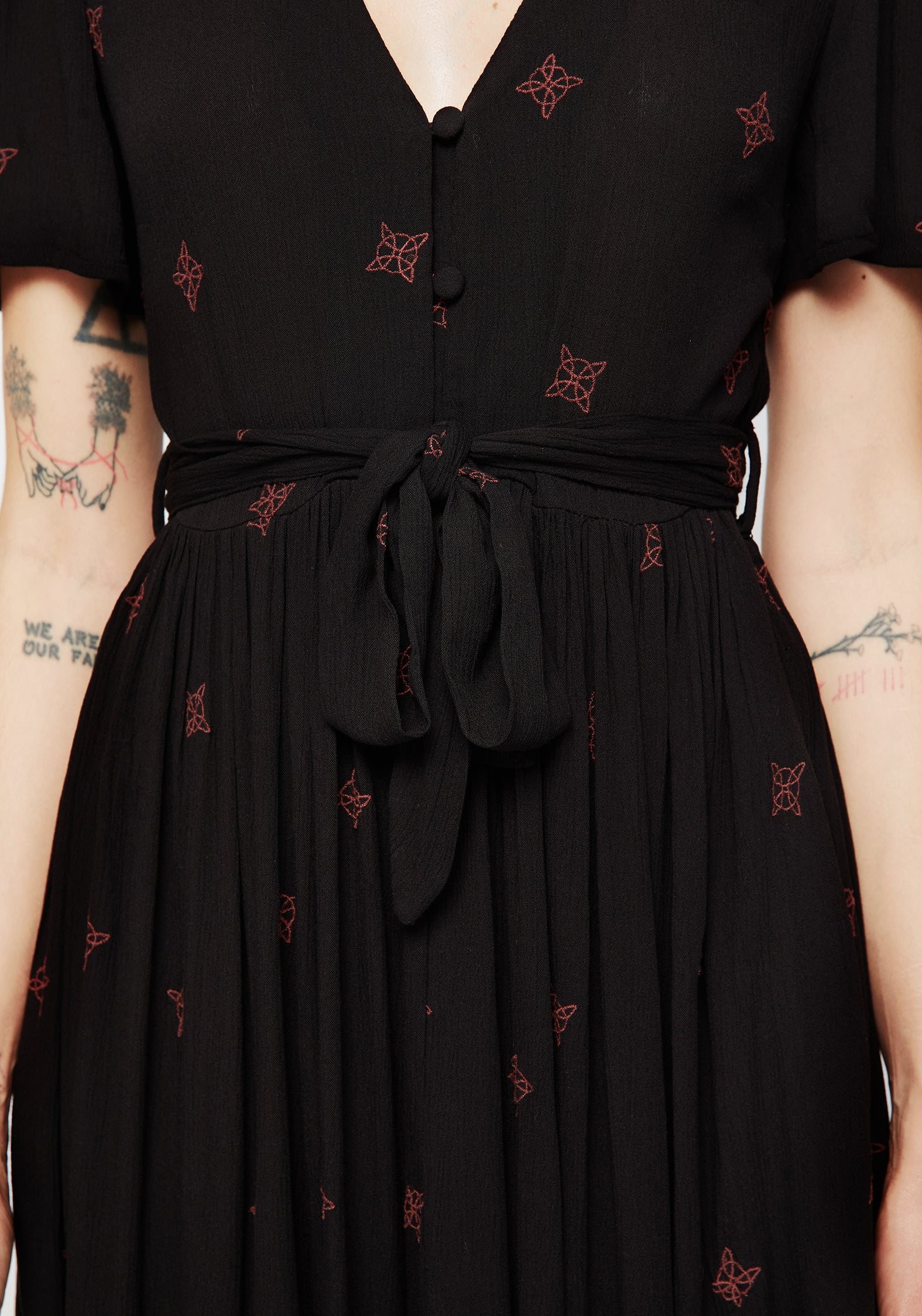 Sublime Witches Knot Embroidered Button Up Midi Dress - Image 2